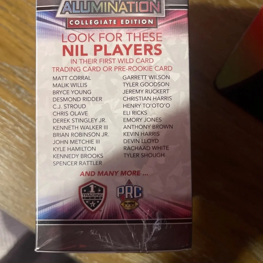 Allumination Collegiate Edition Trading Card Box - Pink - Picture 4 of 4